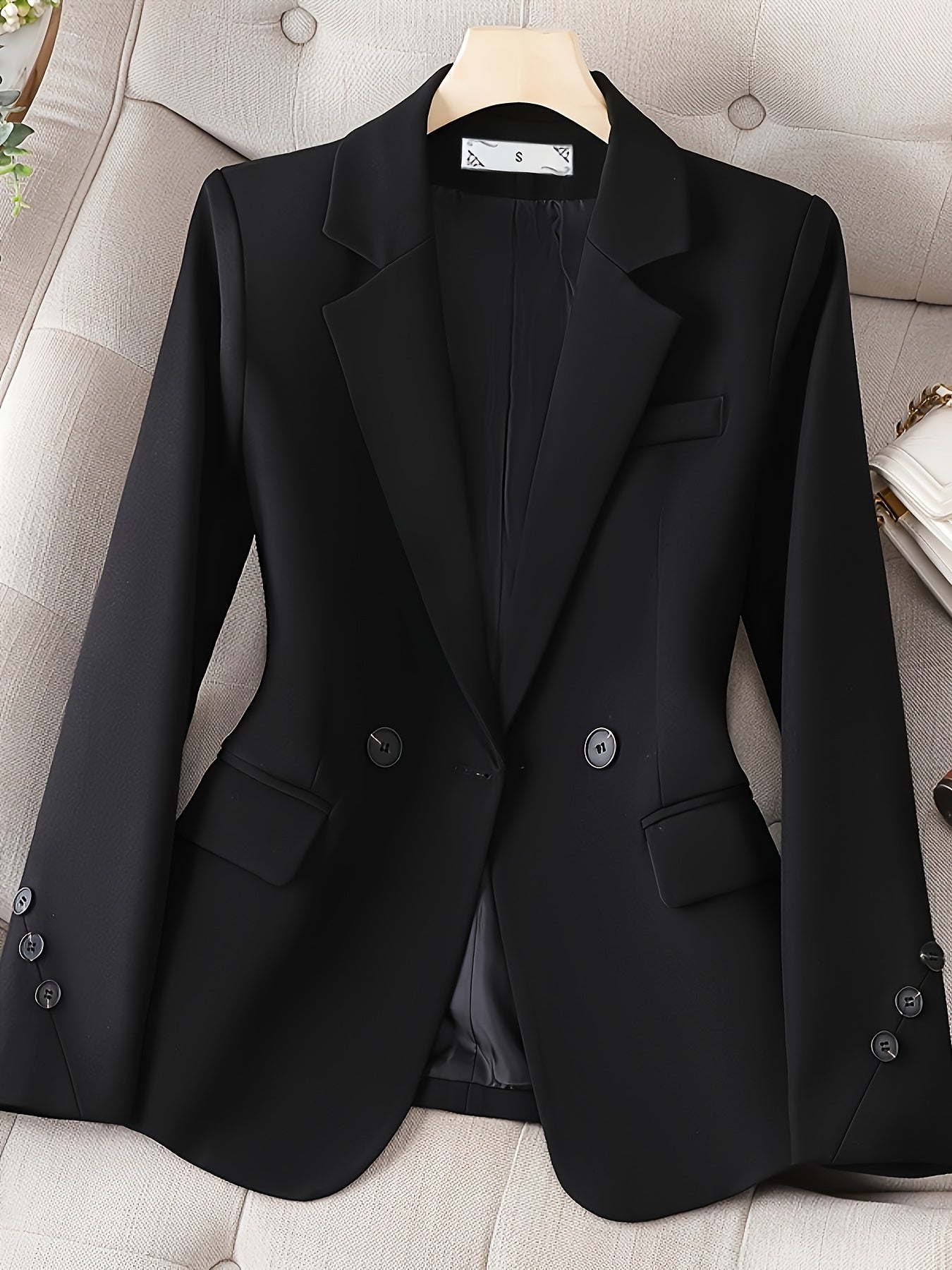 Classic tailored single-button blazer for women